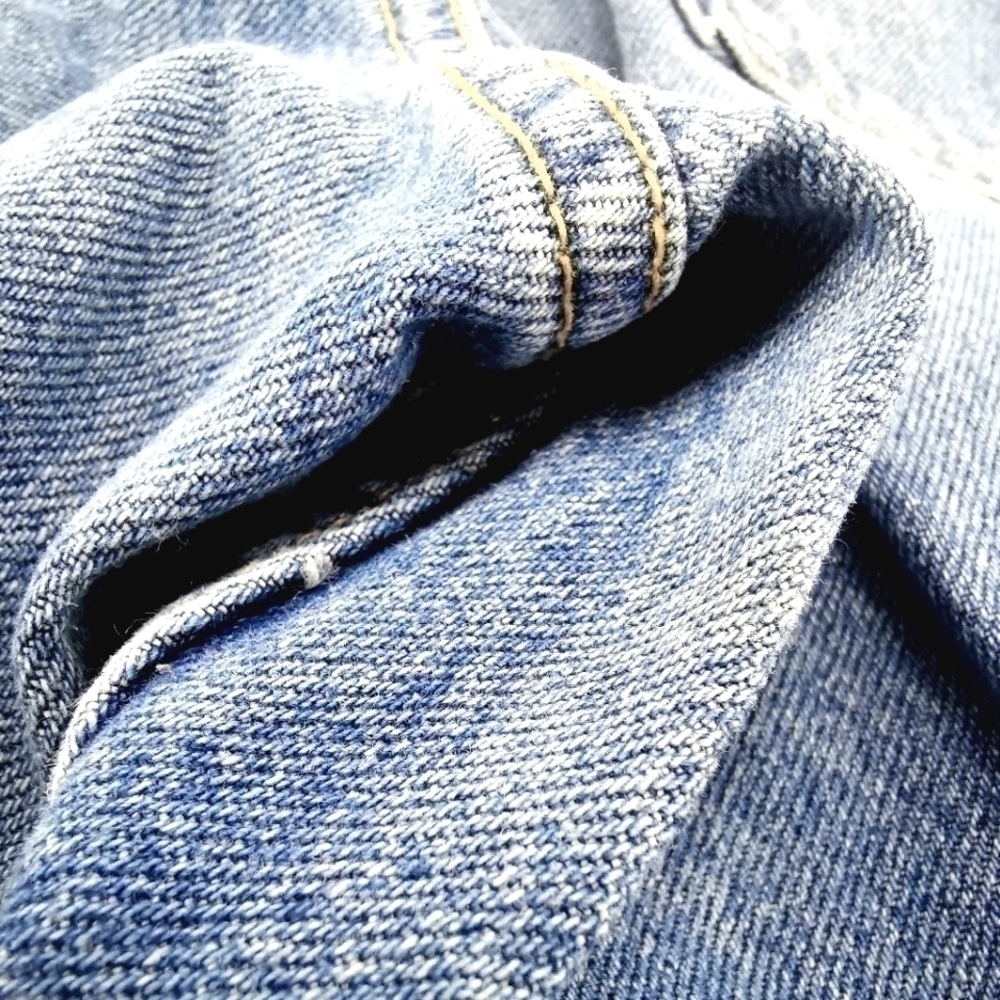 Levi's Women's 16M High Rise Vtg Cotton Mom Pants - Picture 16 of 16